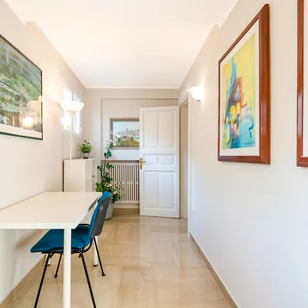 아파트 Penthouse In The Heart Of With Terrace