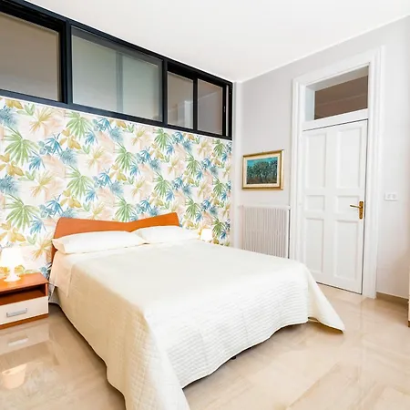 Penthouse In The Heart Of With Terrace 아파트