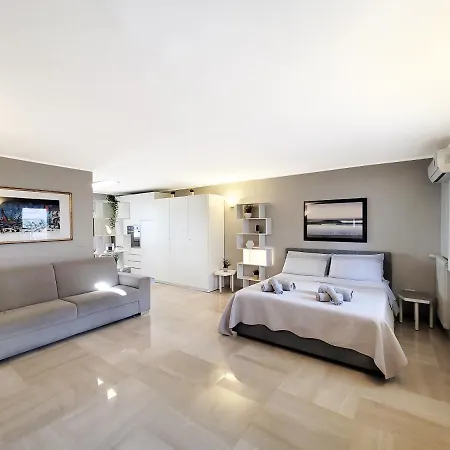 Penthouse In The Heart Of With Terrace