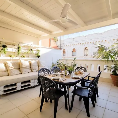 Penthouse In The Heart Of With Terrace شقة *