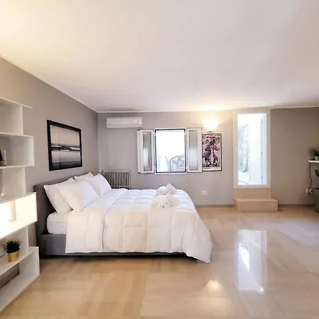 شقة Penthouse In The Heart Of With Terrace *