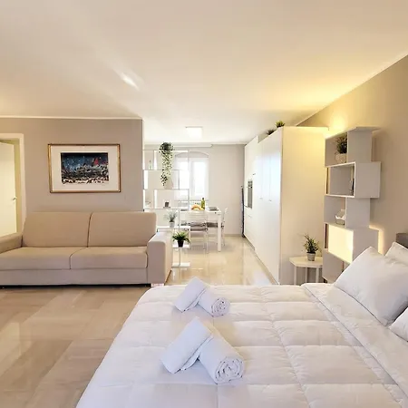 Penthouse In The Heart Of With Terrace Appartement Bari